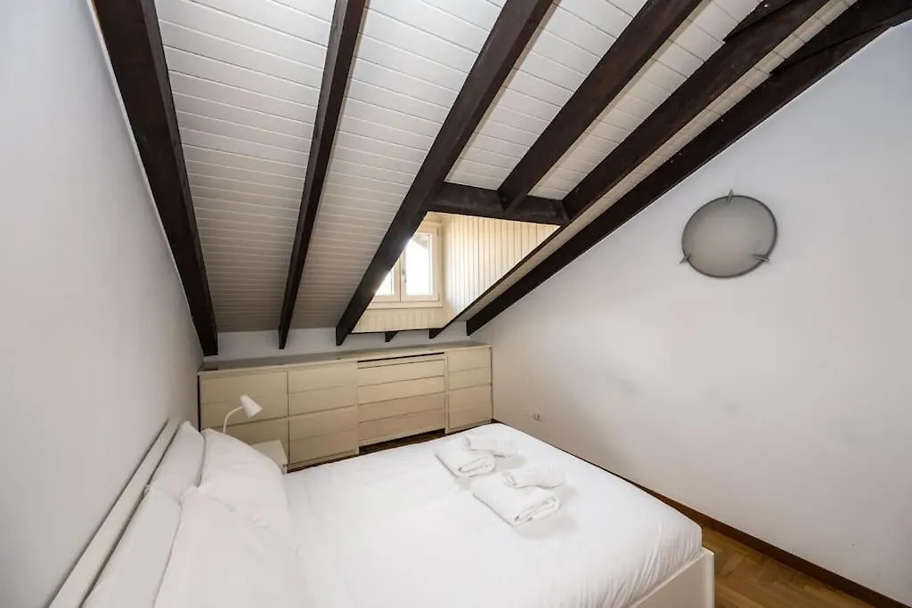 Wonderfull Two Floors Apartment Navigli Milan 0*,