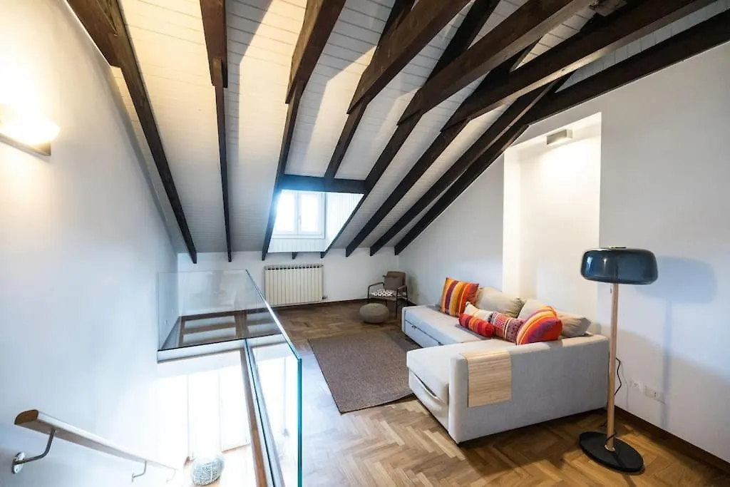 Wonderfull Two Floors Apartment Navigli Milan